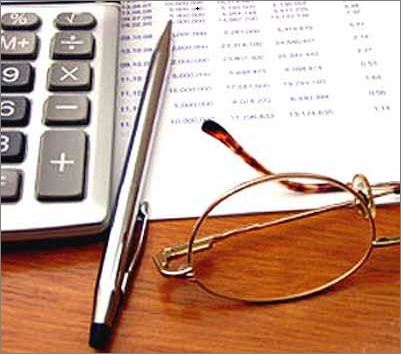 Τα παραδοσιακά μοντέλα συναλλαγματικών ισοτιμιών αποτελούν μοντέλα θεμελιώδους ανάλυσης που στοχεύουν στην ταυτοποίηση μιας ισορροπίας μεταξύ δύο οικονομιών, προκειμένου να υπολογιστεί η εύλογη αξία της συναλλαγματικής ισοτιμίας τους. Τα παραδοσιακά μοντέλα συναλλαγματικών ισοτιμιών αποτελούν μοντέλα θεμελιώδους ανάλυσης που στοχεύουν στην ταυτοποίηση μιας ισορροπίας μεταξύ δύο οικονομιών, προκειμένου να υπολογιστεί η εύλογη αξία της συναλλαγματικής ισοτιμίας τους.